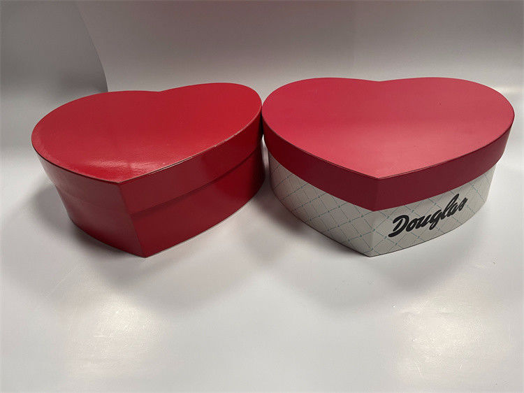 ISO9001 Kotak Hadiah Karton Ekologi Berbentuk Hati Dengan Pencetakan Warna Spot